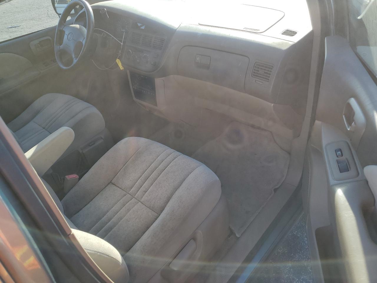 1998 Toyota Sienna Ce VIN: 4T3GF19C6WU042953 Lot: 80800754