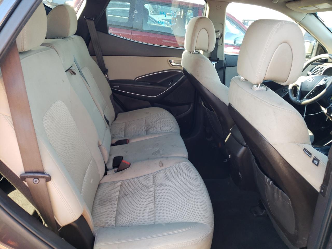 2017 Hyundai Santa Fe - Image 11