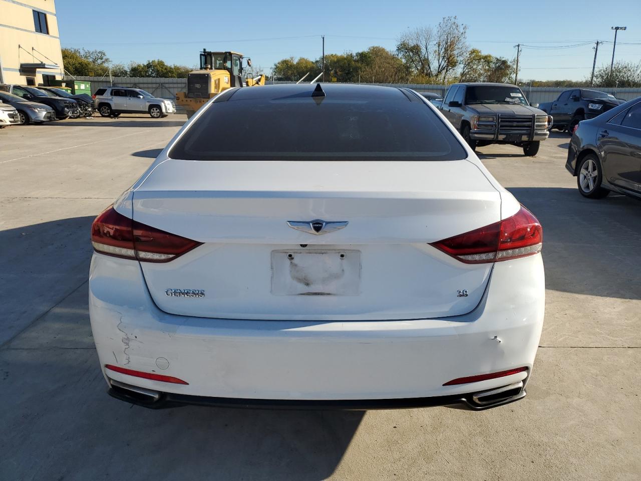 2015 Hyundai Genesis 3.8L VIN: KMHGN4JE0FU043042 Lot: 81692974