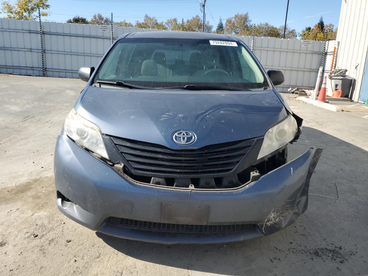2014 Toyota Sienna - Image 5