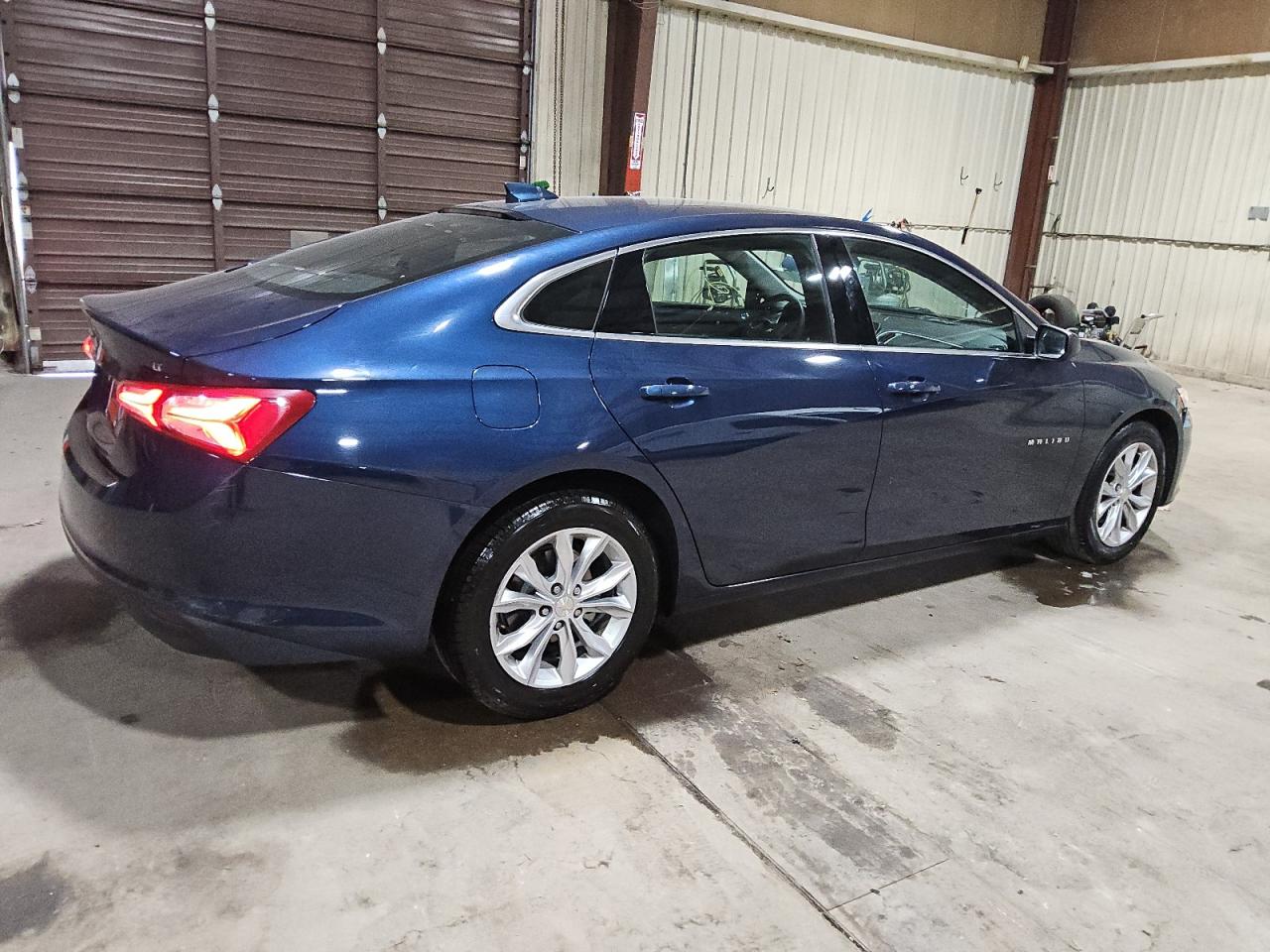 2022 Chevrolet Malibu - Image 3