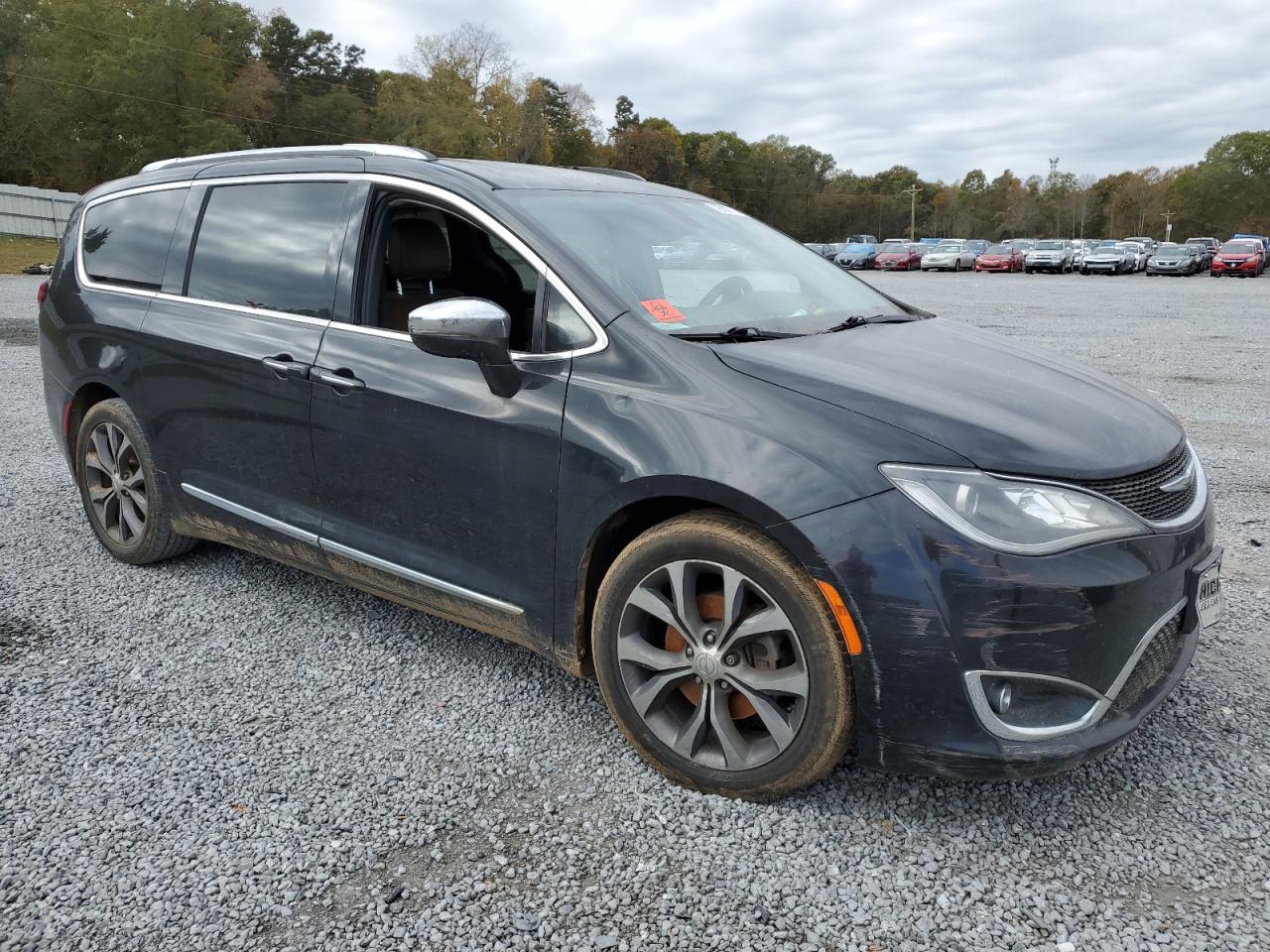 2017 Chrysler Pacifica - Image 4