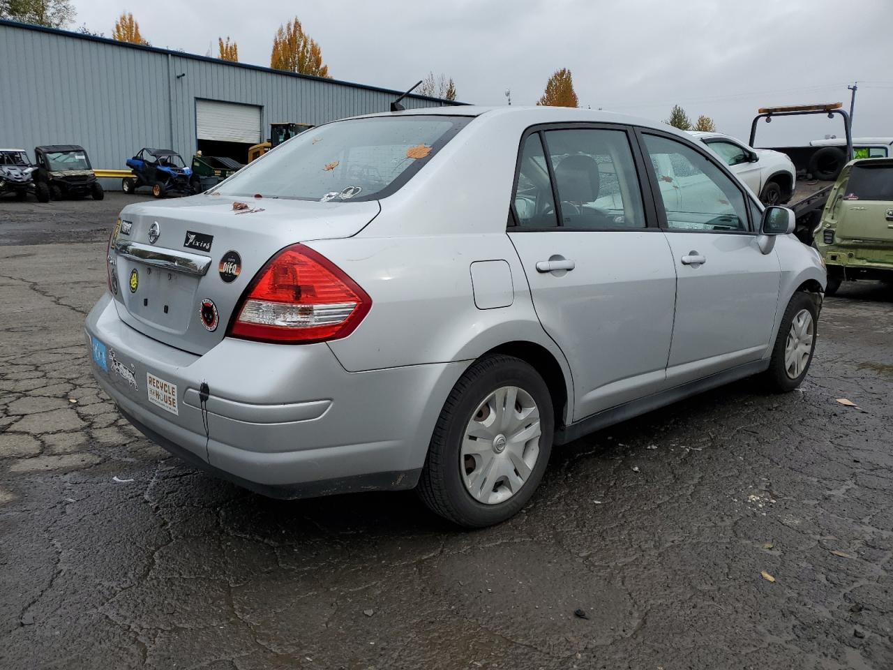2011 Nissan Versa - Image 3