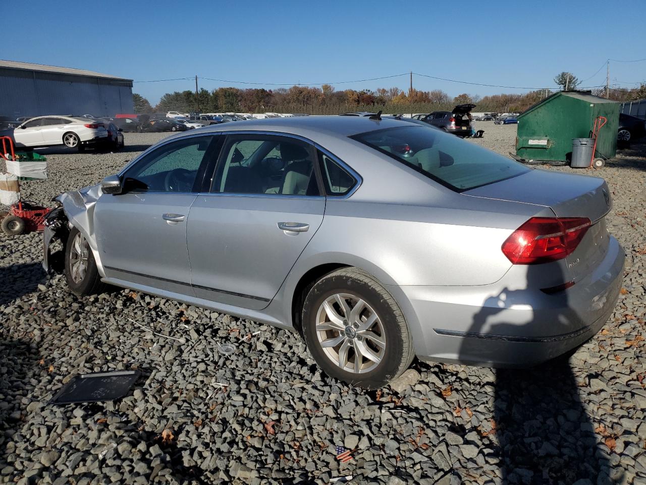 2016 Volkswagen Passat - Image 2