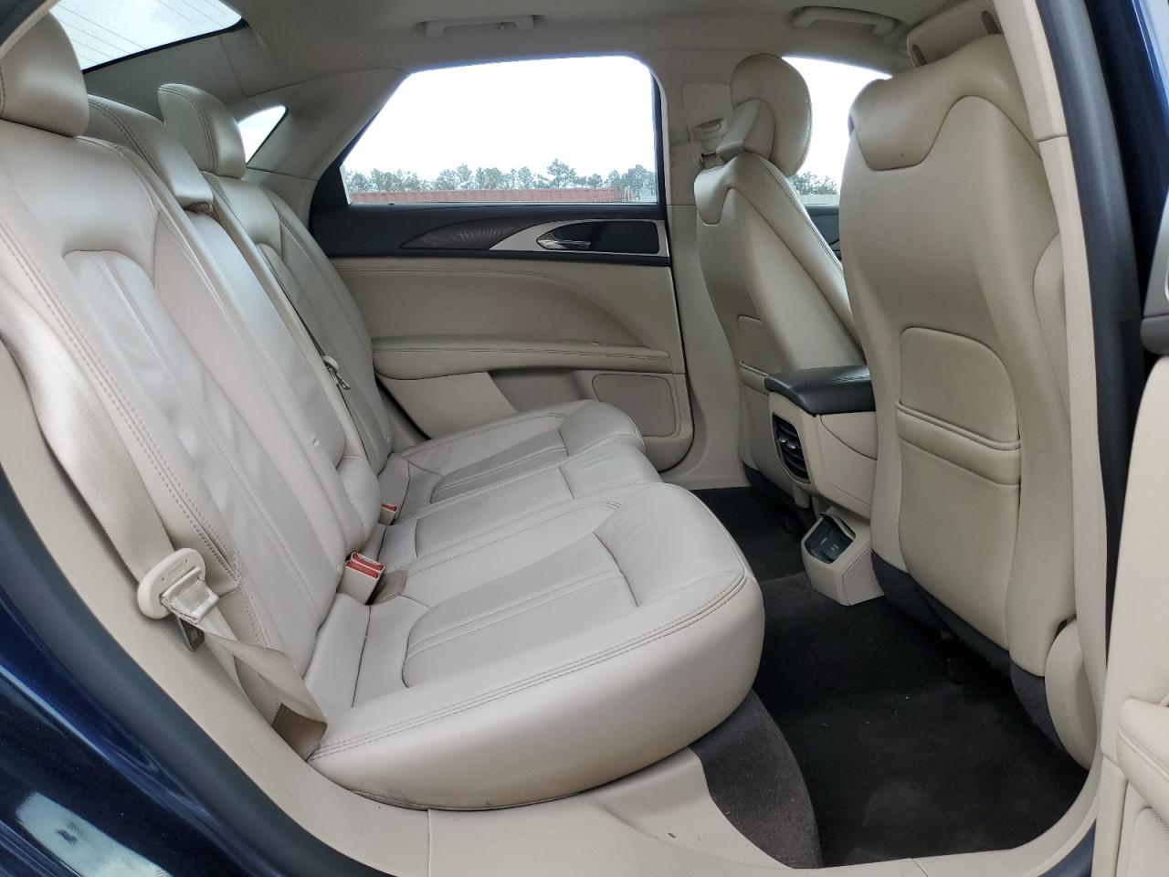 2017 Lincoln MKZ - Image 10