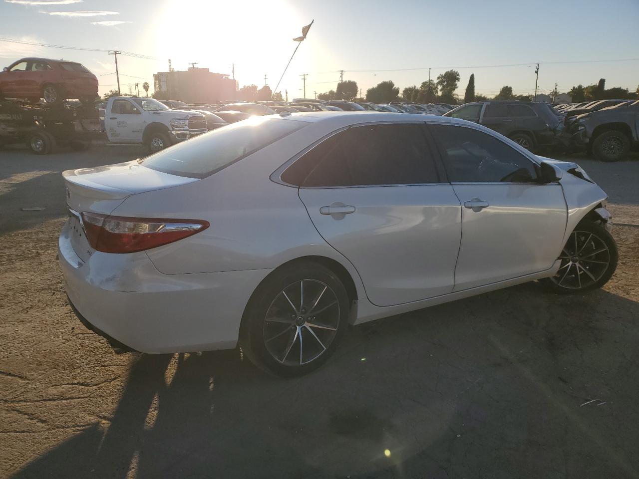 VIN 4T1BF1FKXHU359913 2017 TOYOTA CAMRY no.3