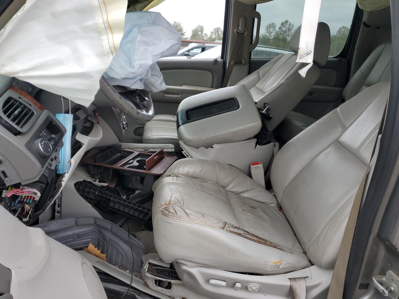 2008 Chevrolet Suburban - Image 7