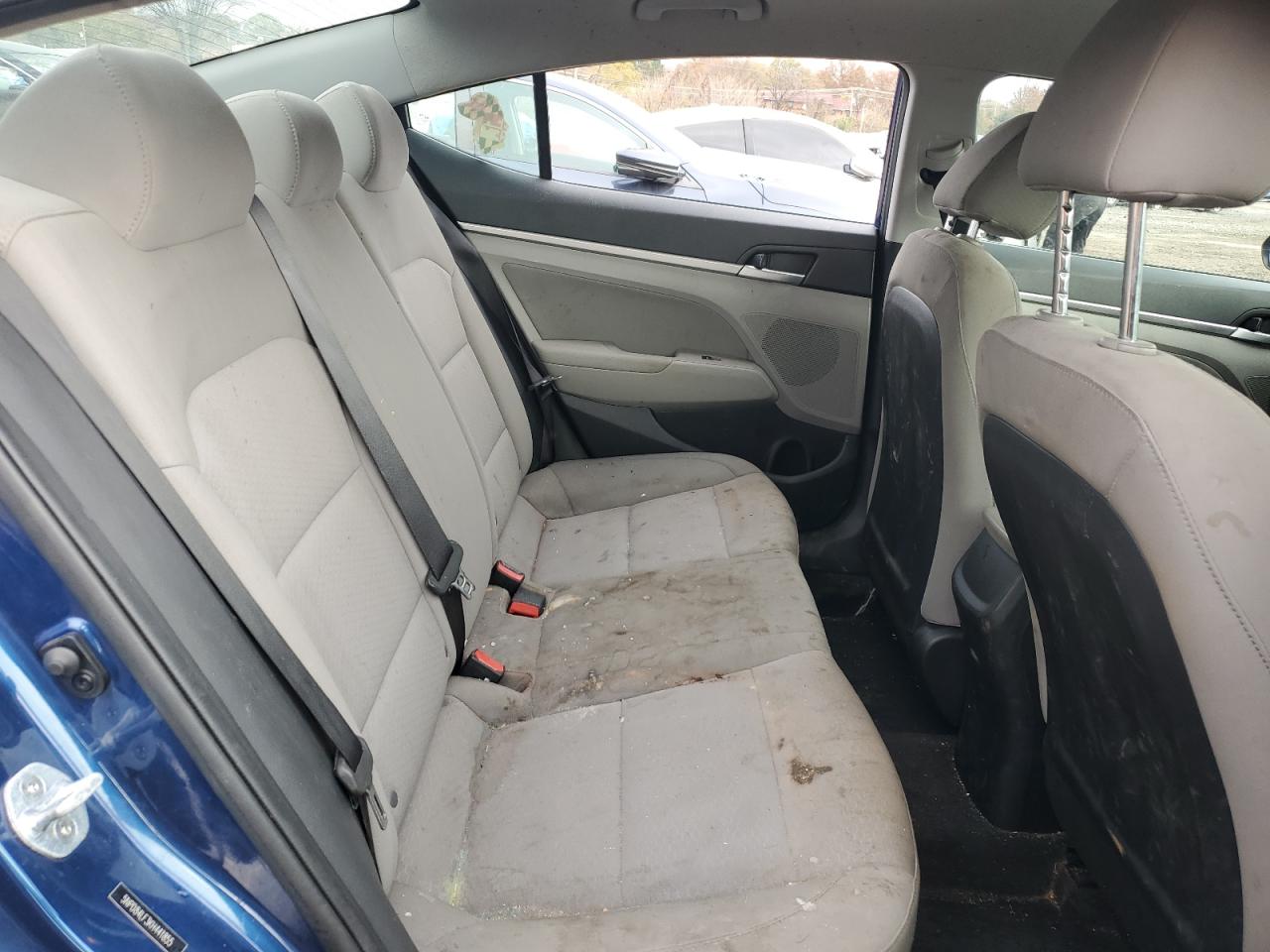 2019 Hyundai Elantra - Image 10