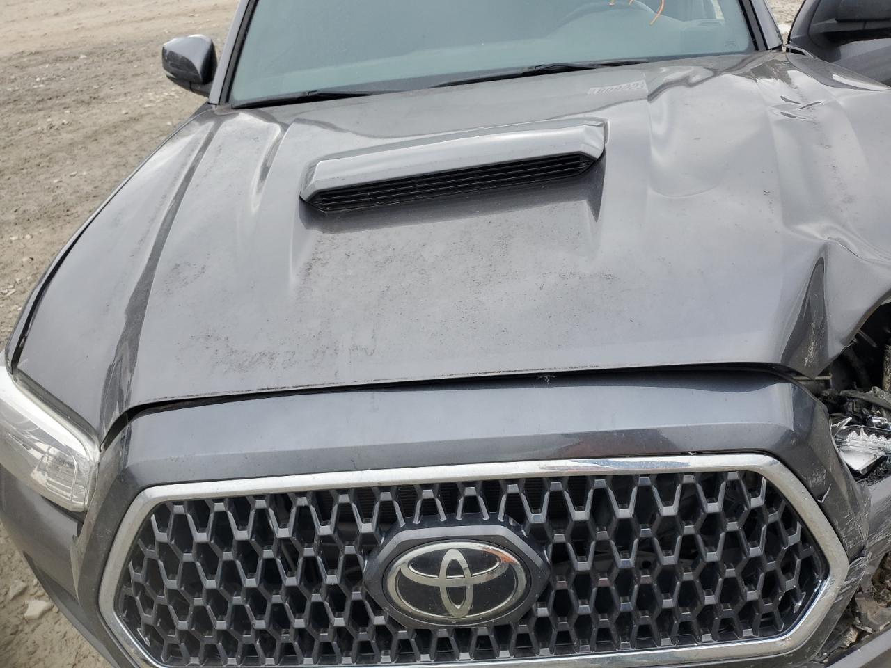 2019 Toyota Tacoma - Image 12