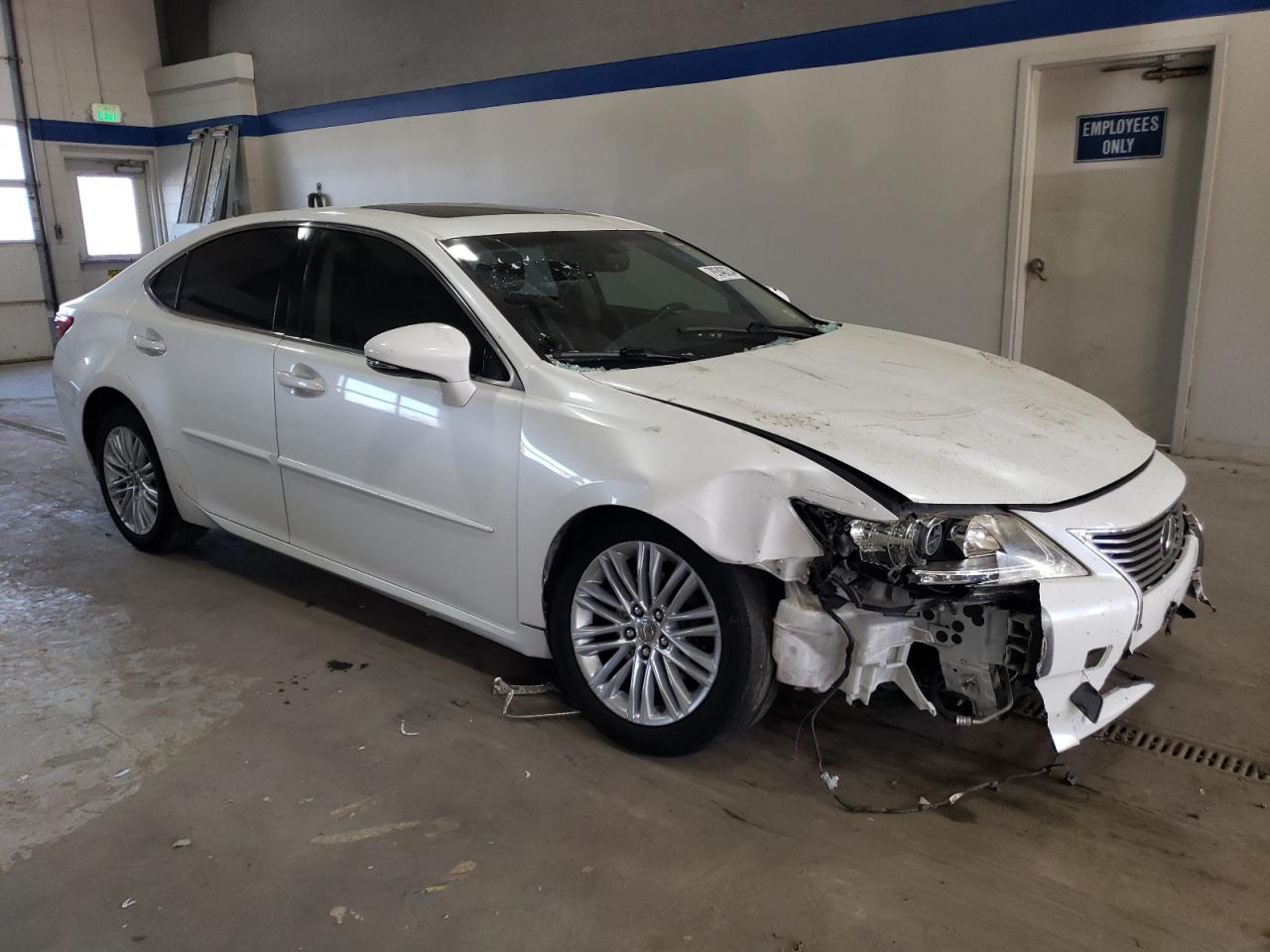 2013 Lexus ES - Image 4