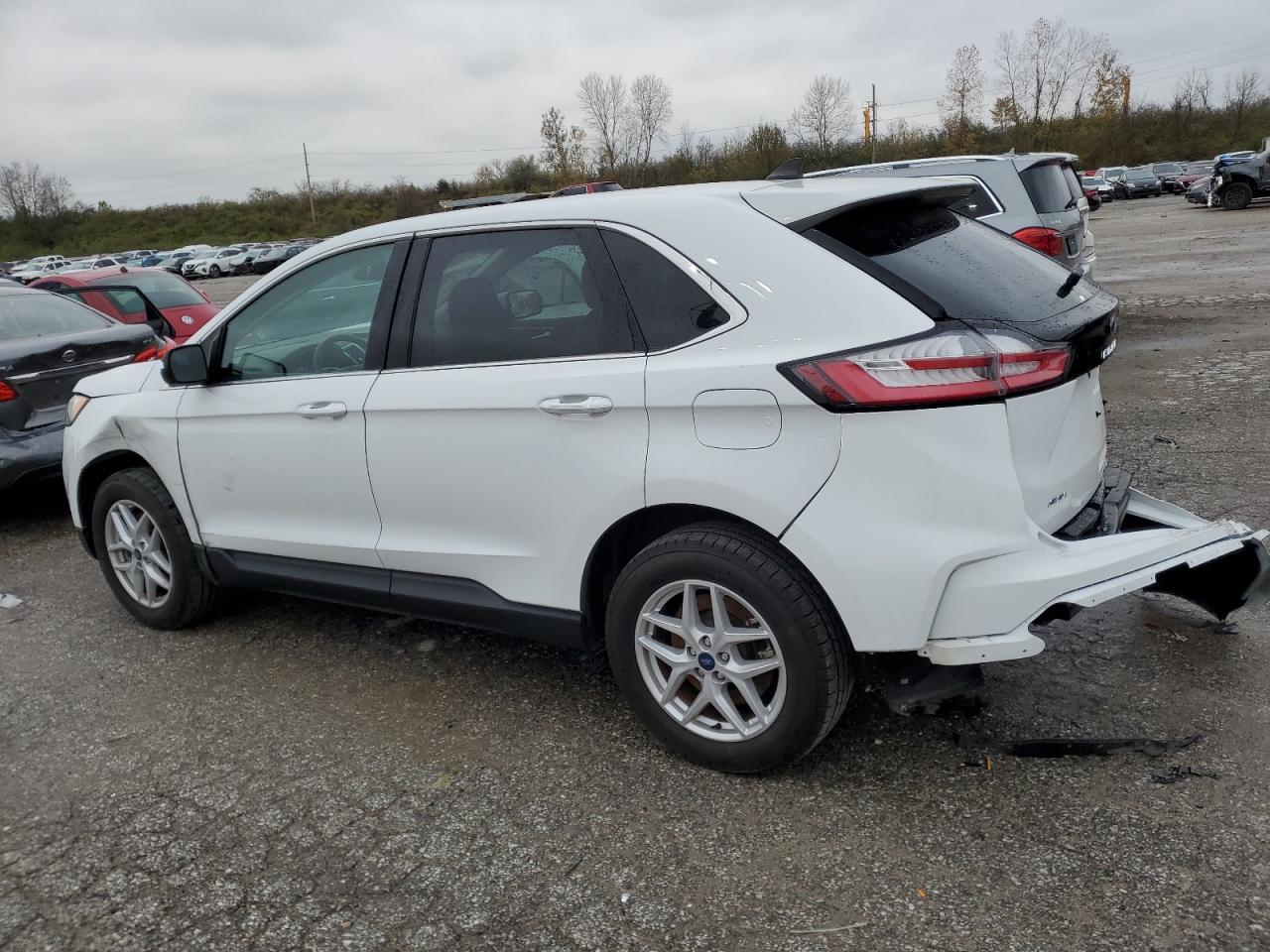 2022 Ford Edge - Image 2