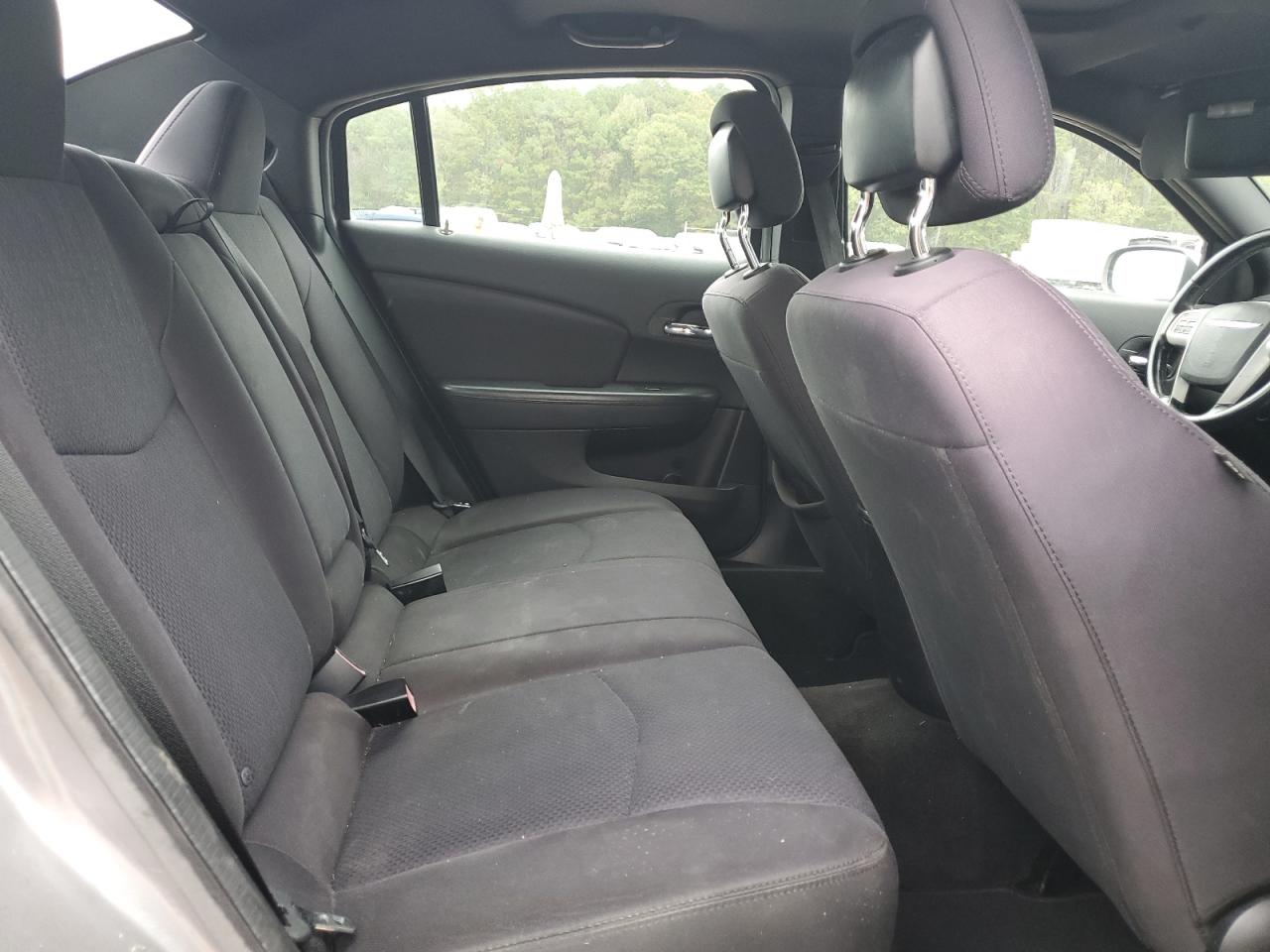 2013 Chrysler 200 - Image 10