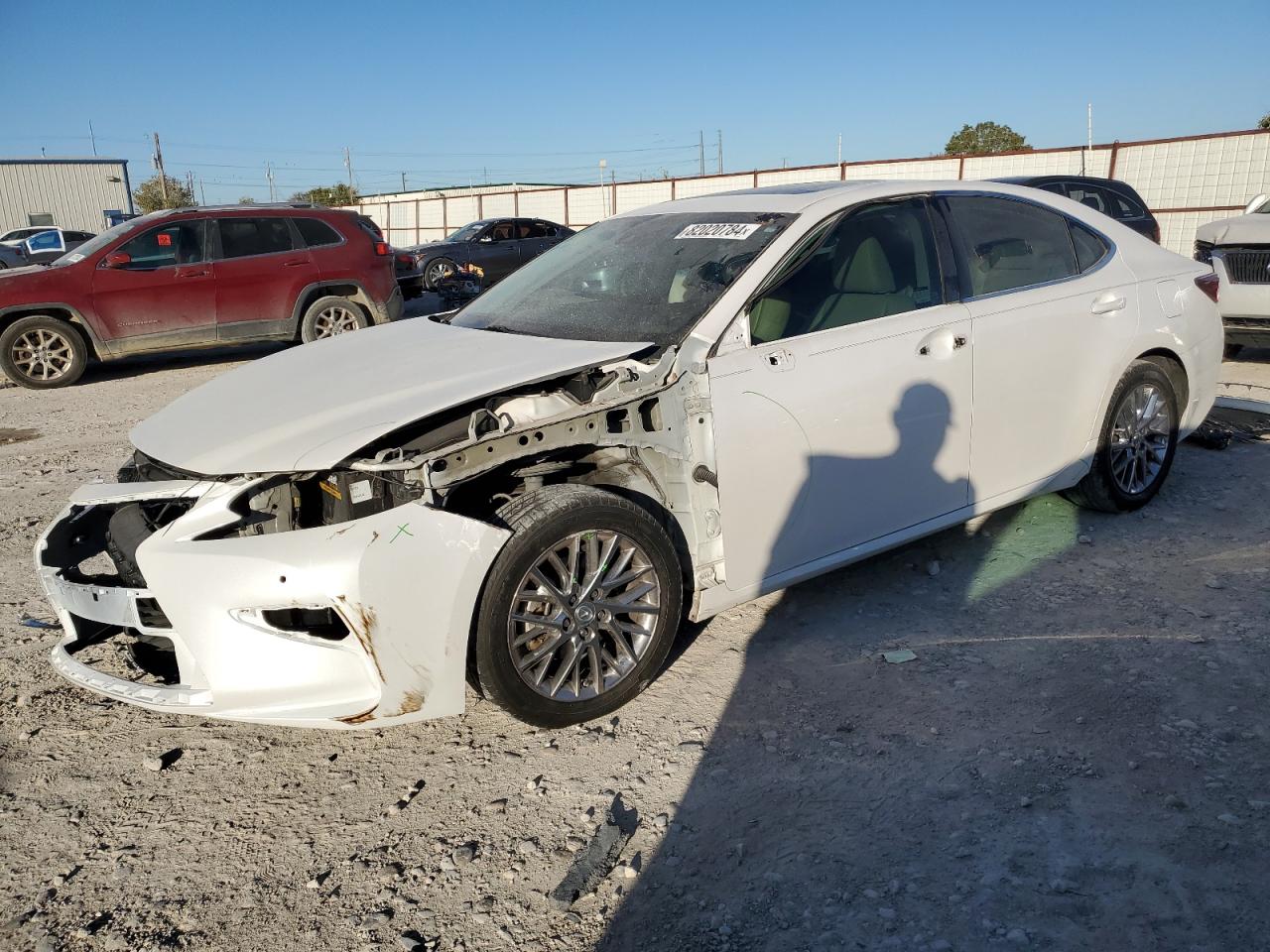 2016 Lexus ES - Image 1