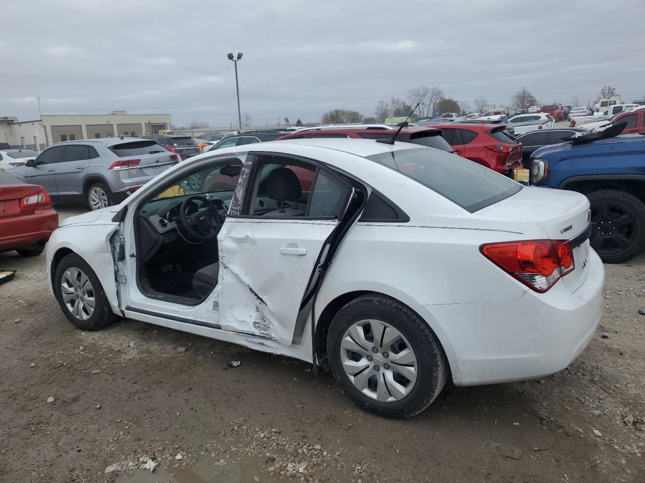 2014 Chevrolet Cruze - Image 2