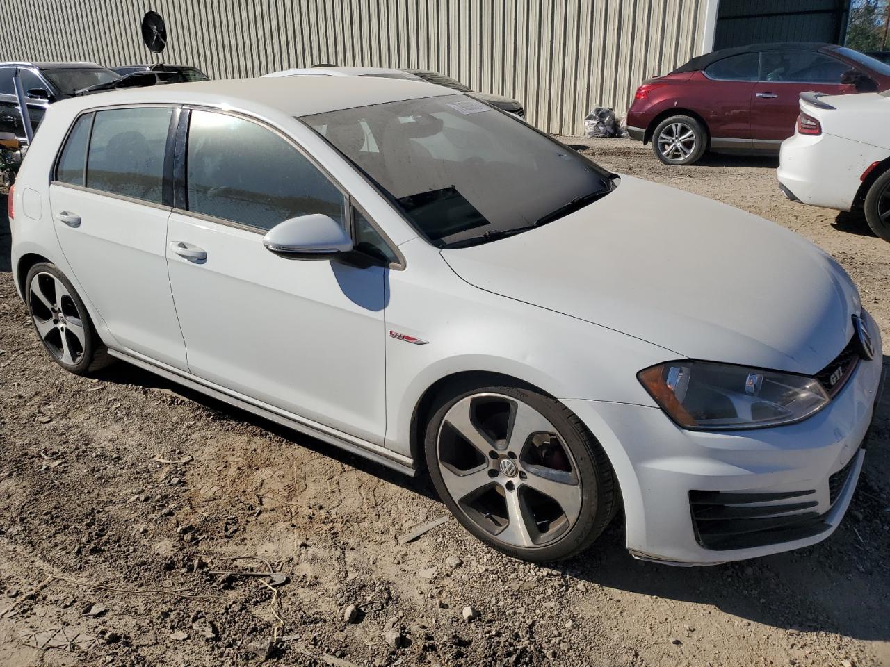 2017 Volkswagen GTI - Image 4