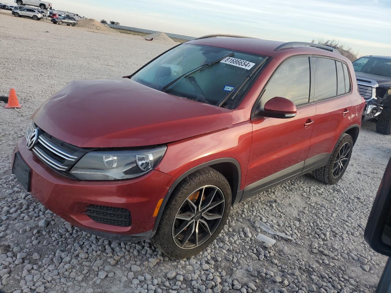 VIN WVGAV7AX9GW021149 2016 VOLKSWAGEN TIGUAN no.1