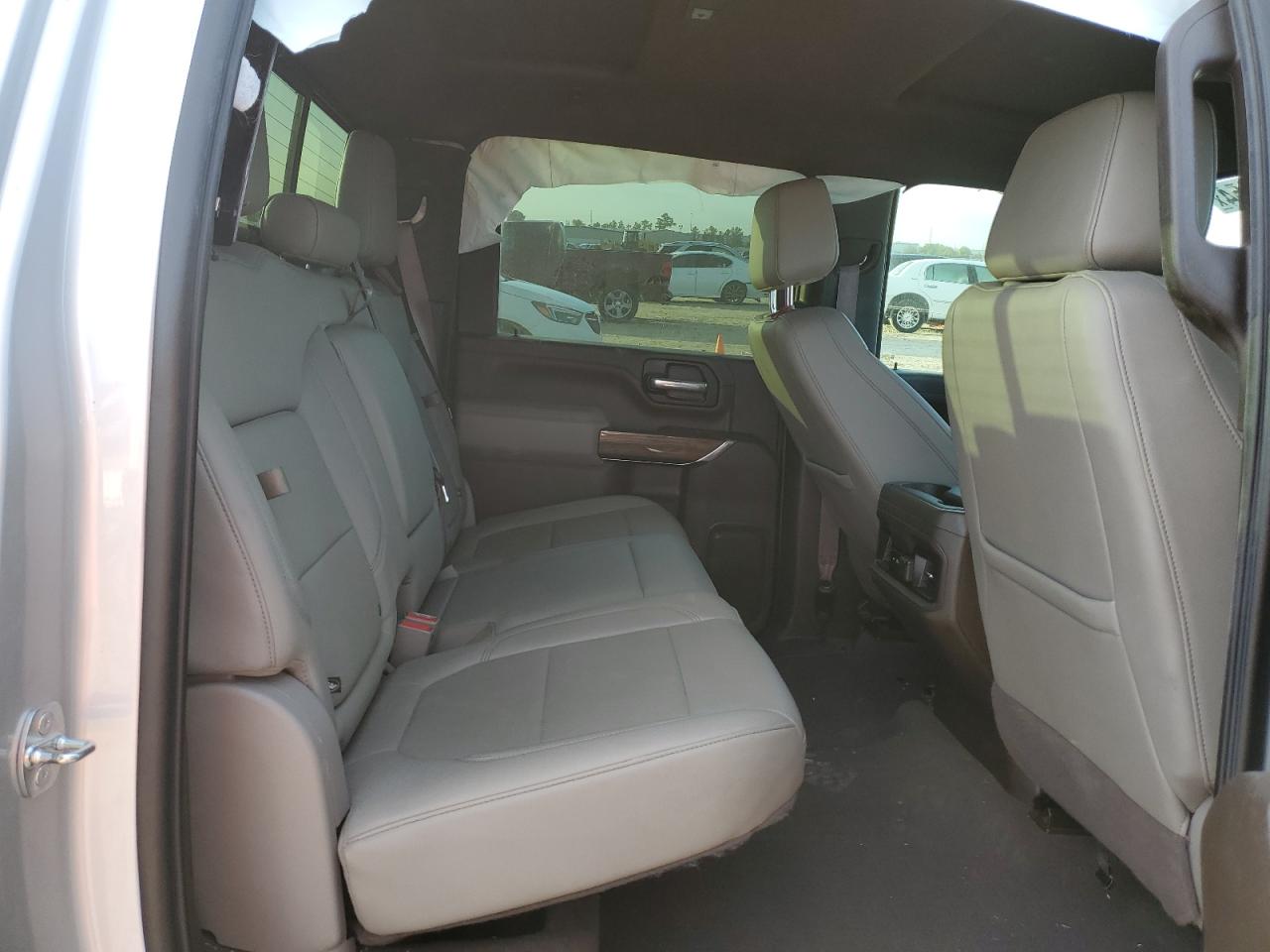 2022 Chevrolet Silverado - Image 11