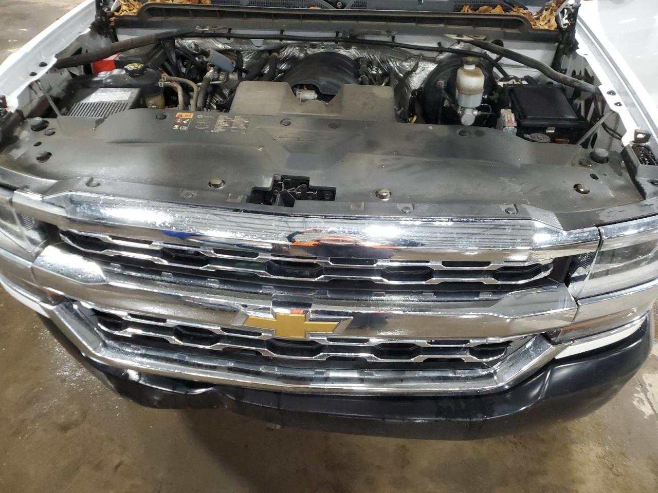2016 Chevrolet Silverado - Image 12