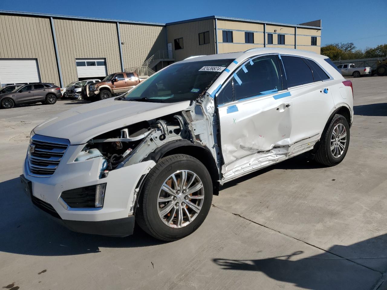 VIN 1GYKNCRS7KZ124050 2019 CADILLAC XT5 no.1