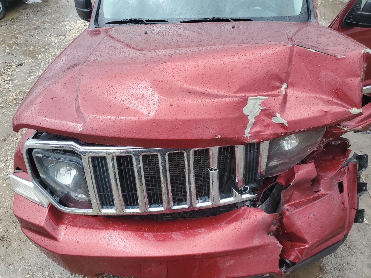 2012 Jeep Liberty (North America) - Image 12