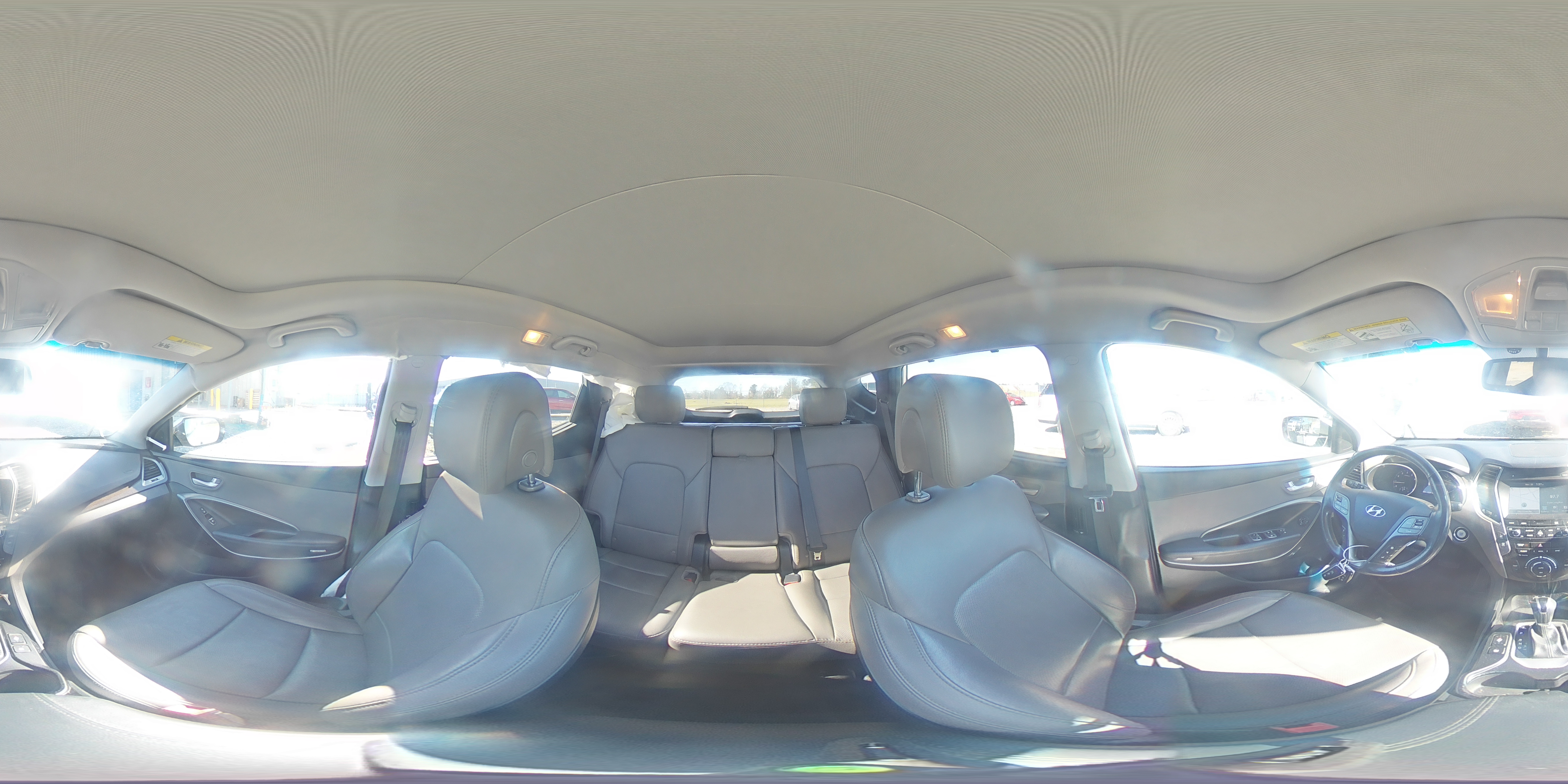 2017 Hyundai Santa Fe - Image 15