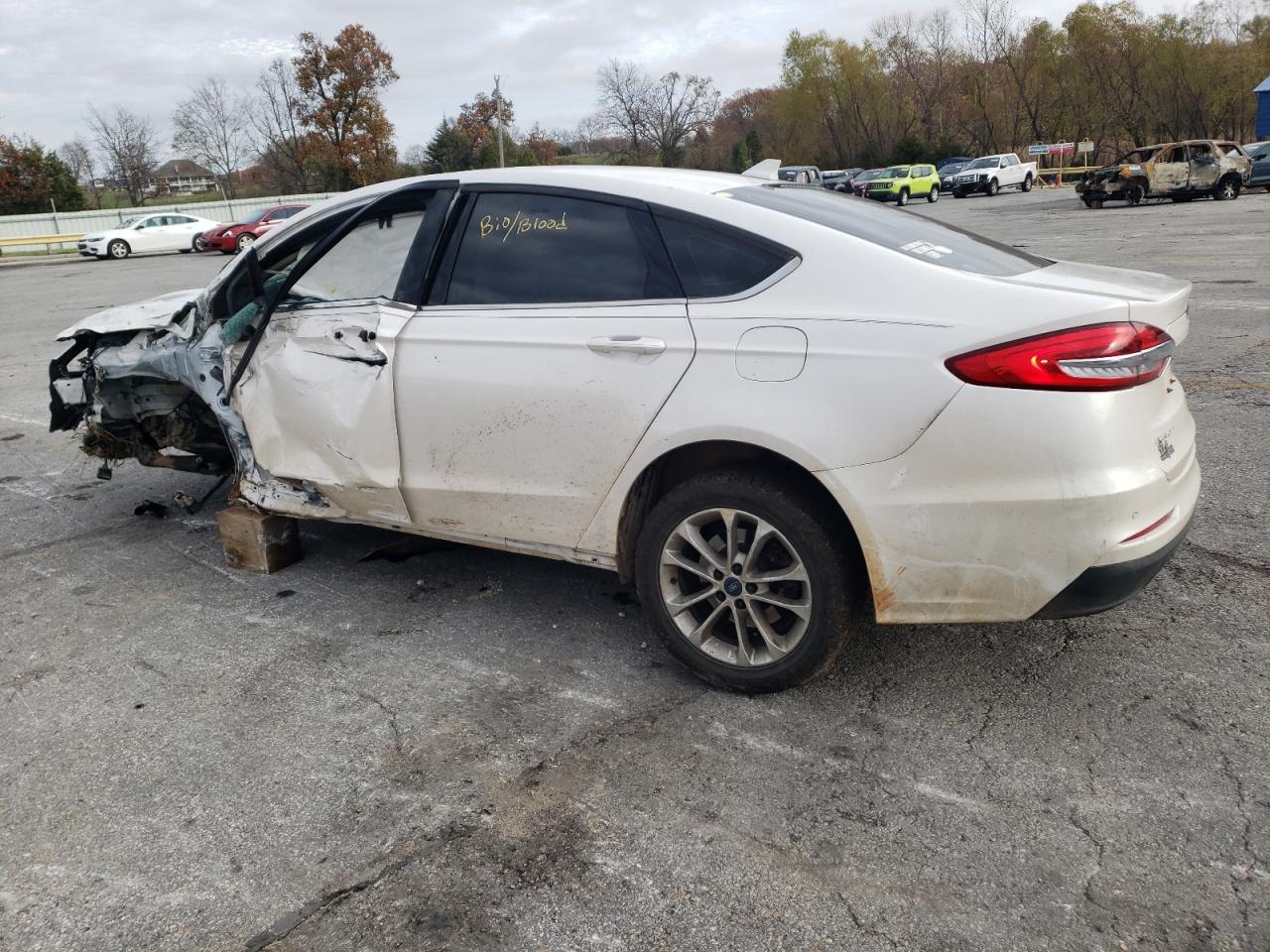 2019 Ford Fusion - Image 2