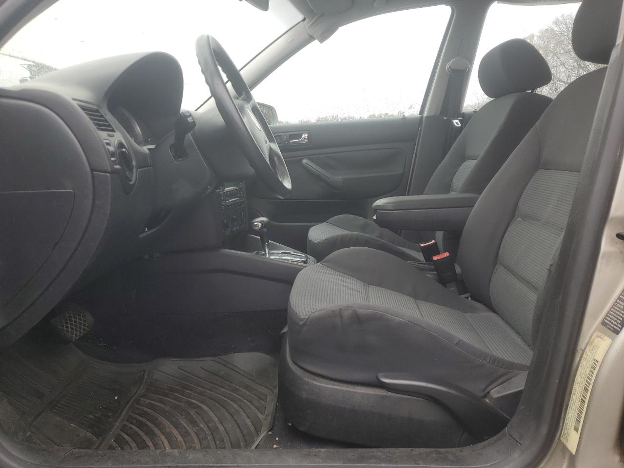 2004 Volkswagen Jetta - Image 7