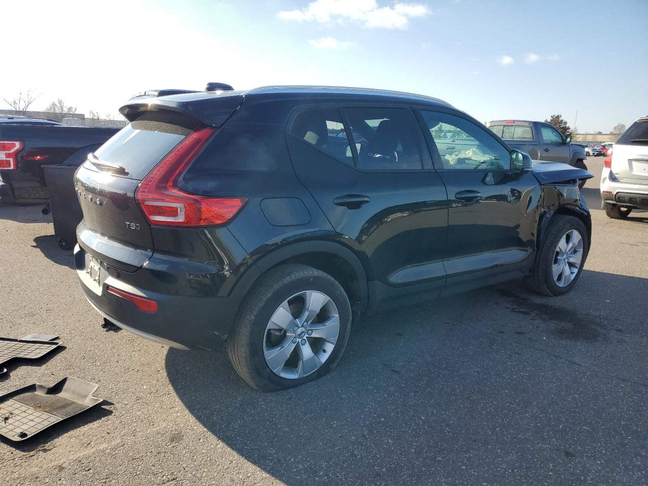 VIN YV4162UK5L2266694 2020 VOLVO XC40 no.3