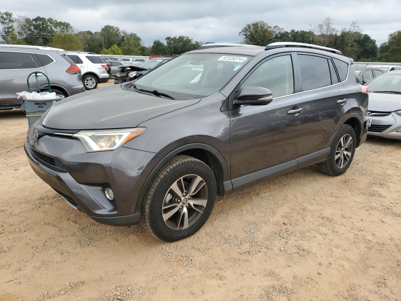 VIN JTMWFREV3HJ137005 2017 TOYOTA RAV4 no.1