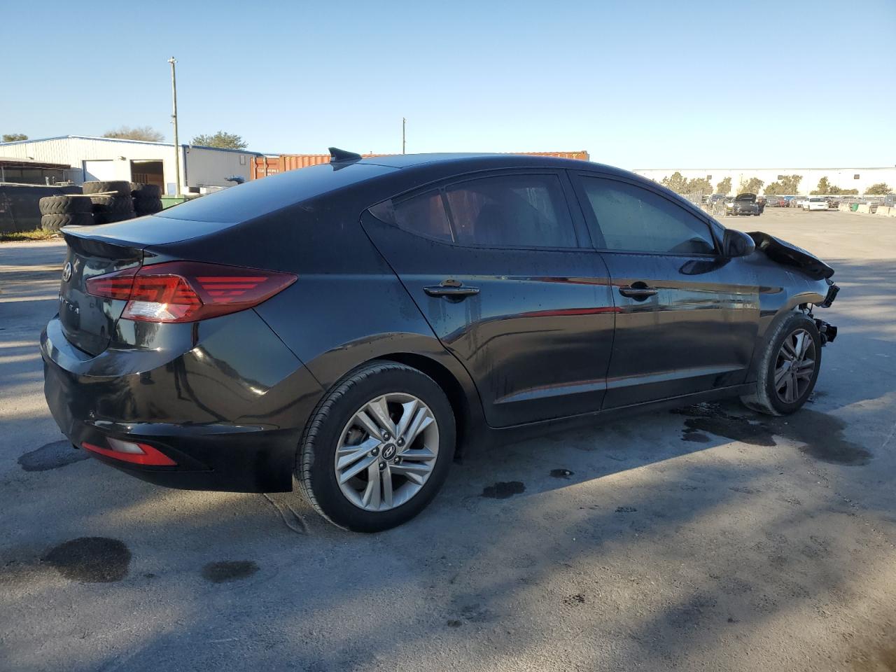 2019 Hyundai Elantra - Image 3