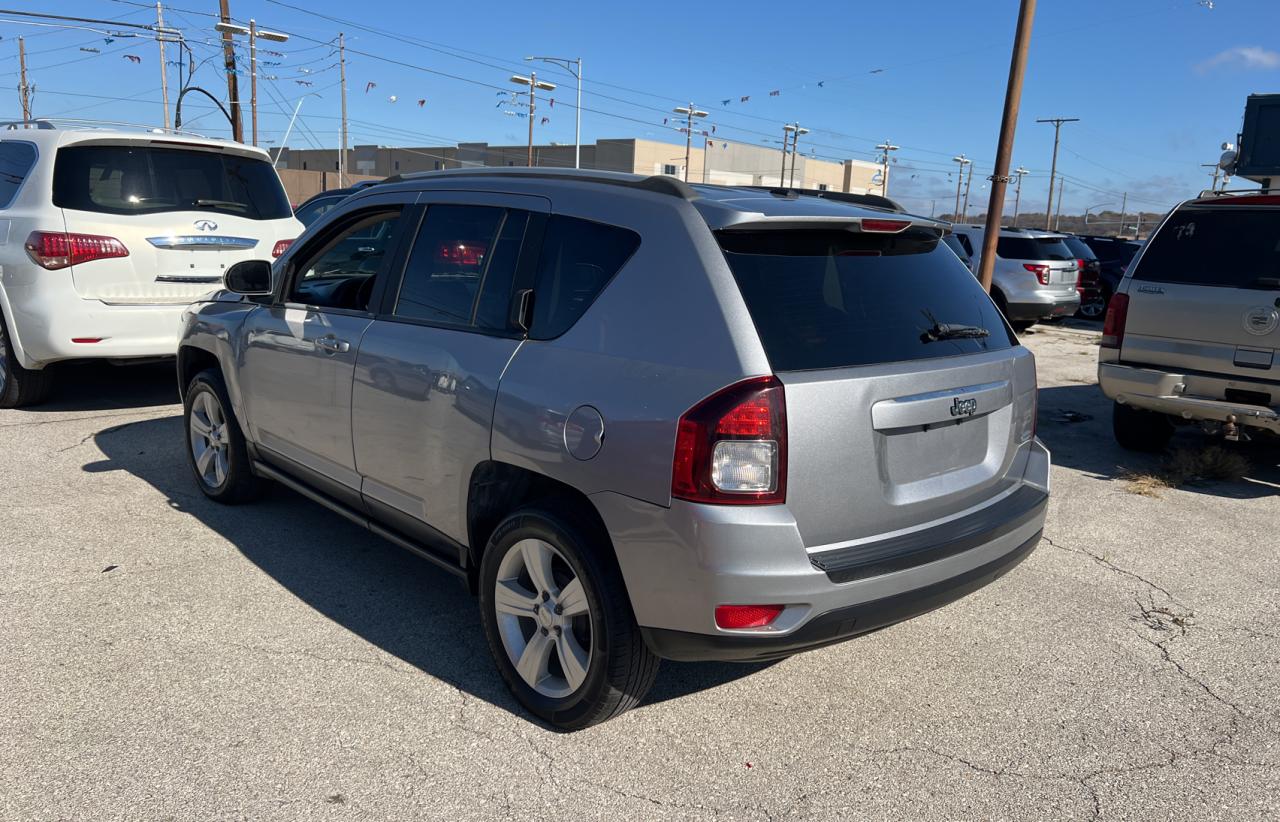 2016 Jeep Compass - Image 3