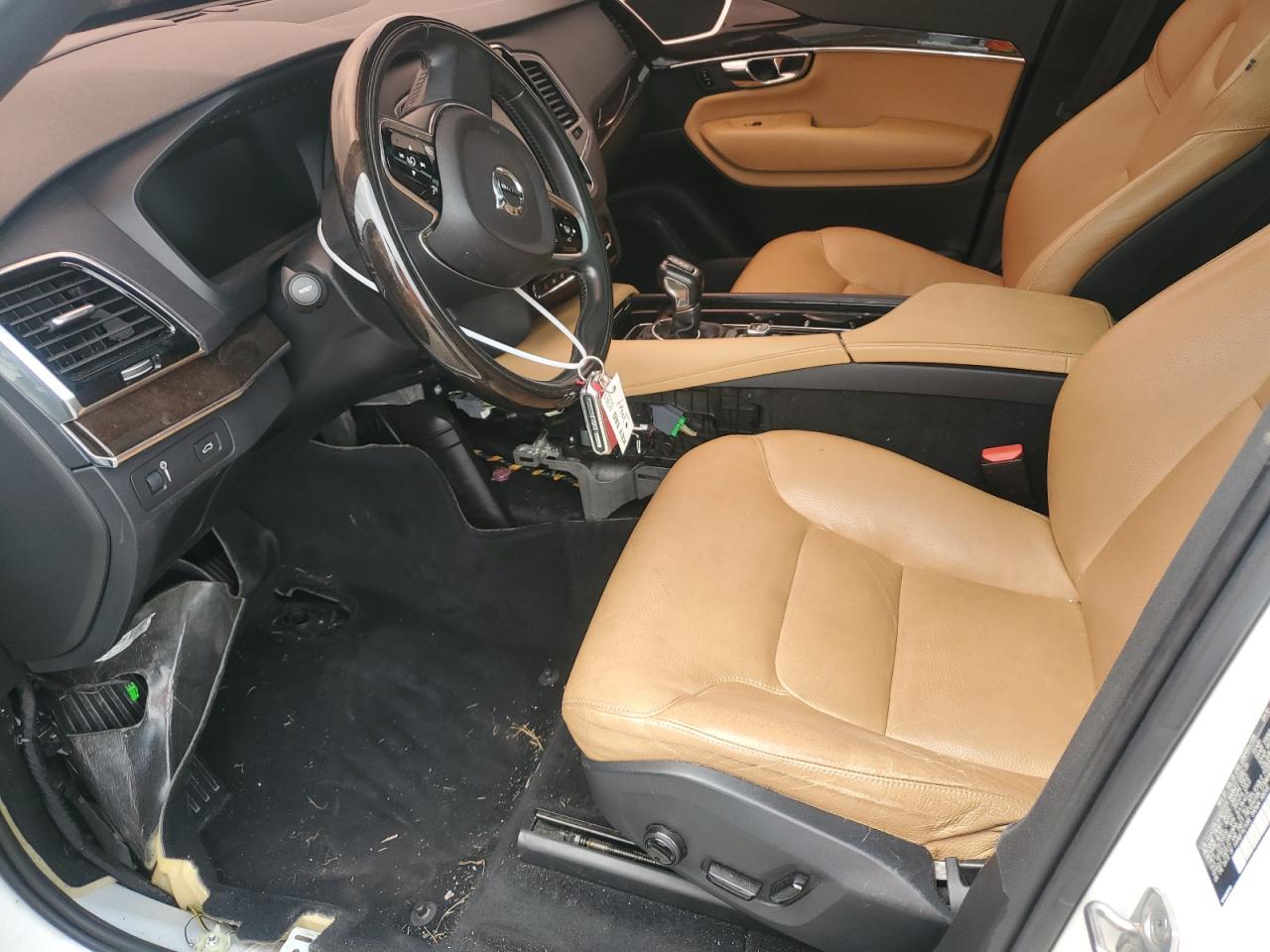 2016 Volvo XC90 - Image 7