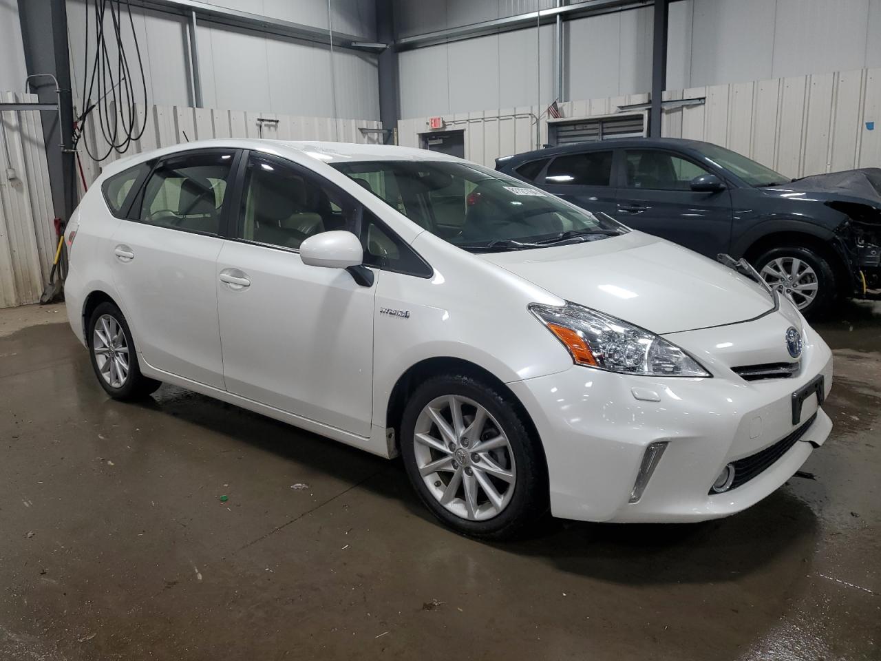 VIN JTDZN3EU6EJ002388 2014 TOYOTA PRIUS no.4