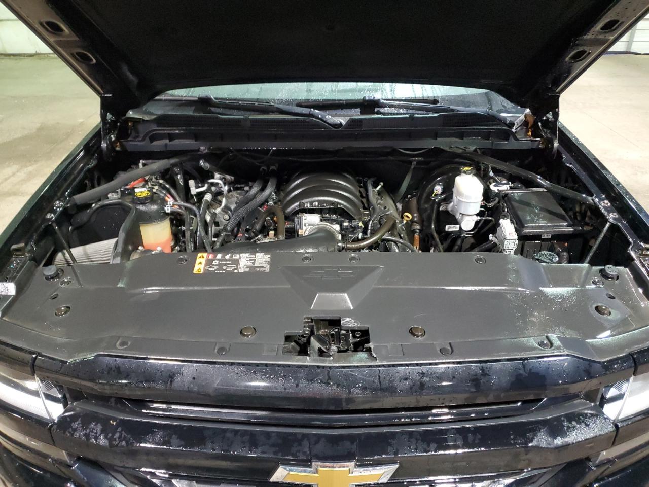 2018 Chevrolet Silverado - Image 13