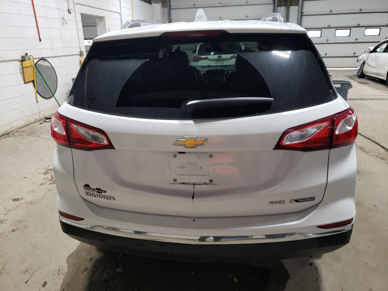 2018 Chevrolet Equinox Premier VIN: 3GNAXVEV2JL102381 Lot: 80687704