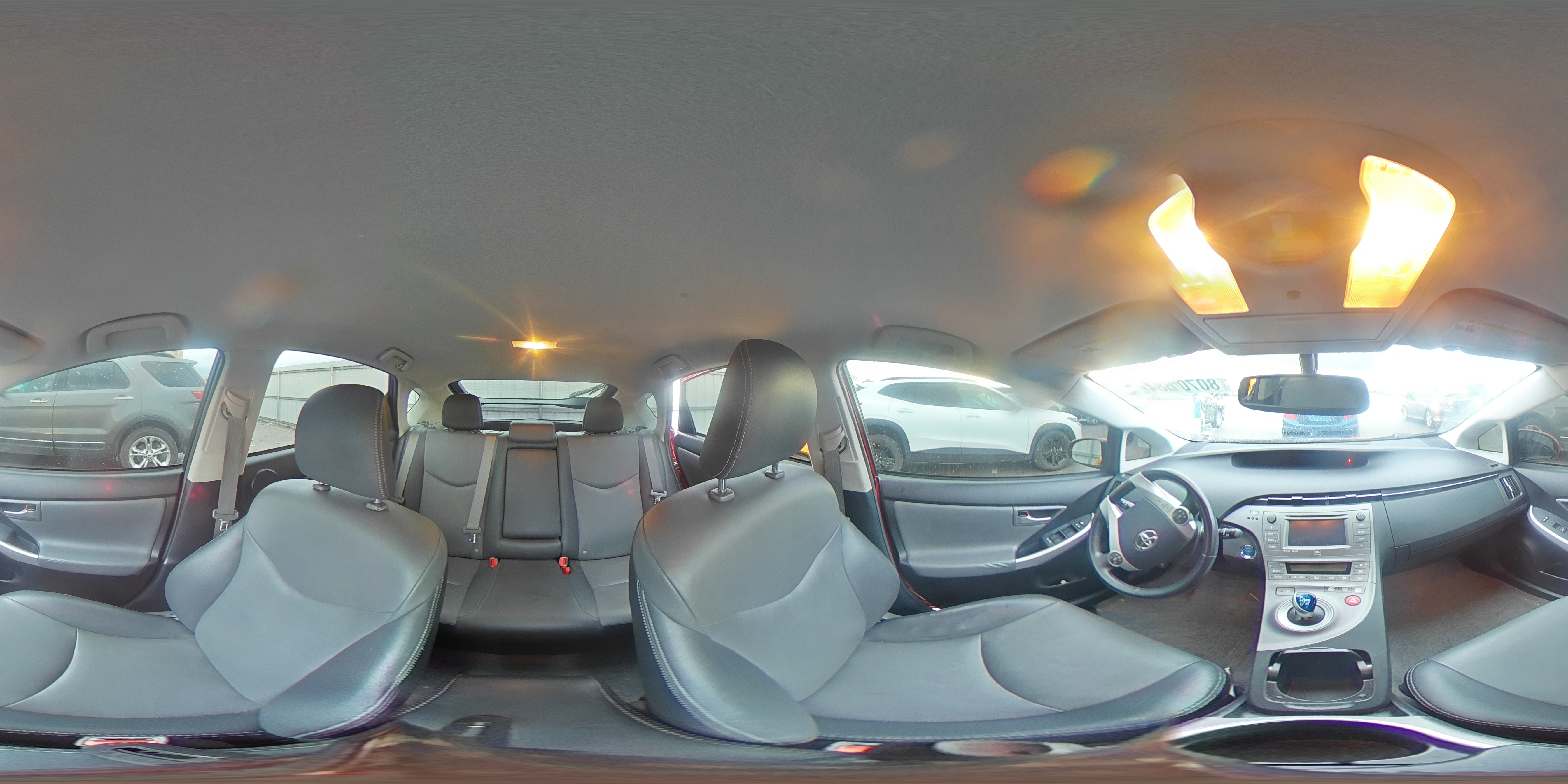 2014 Toyota Prius - Image 13