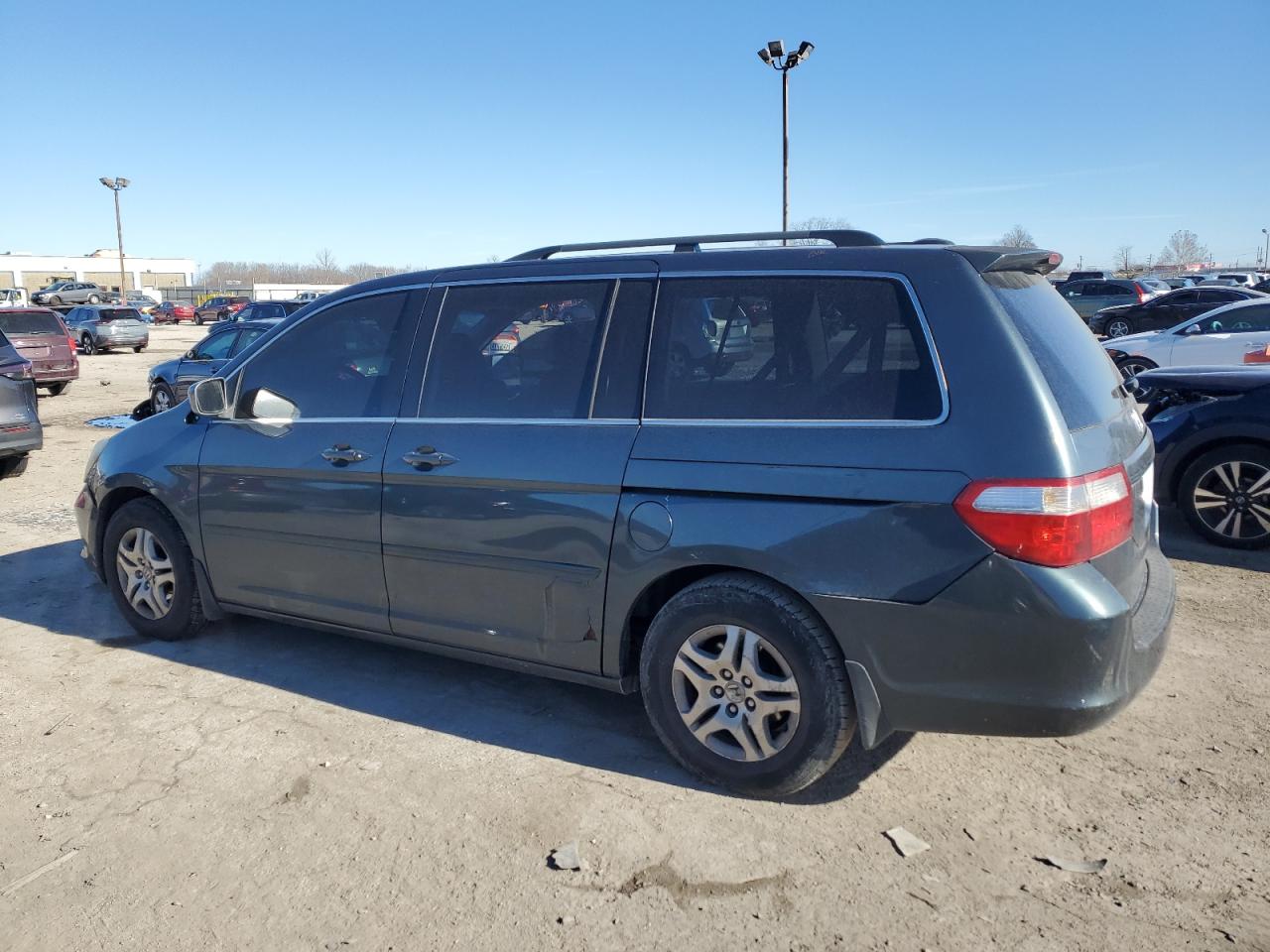 2005 Honda Odyssey - Image 2