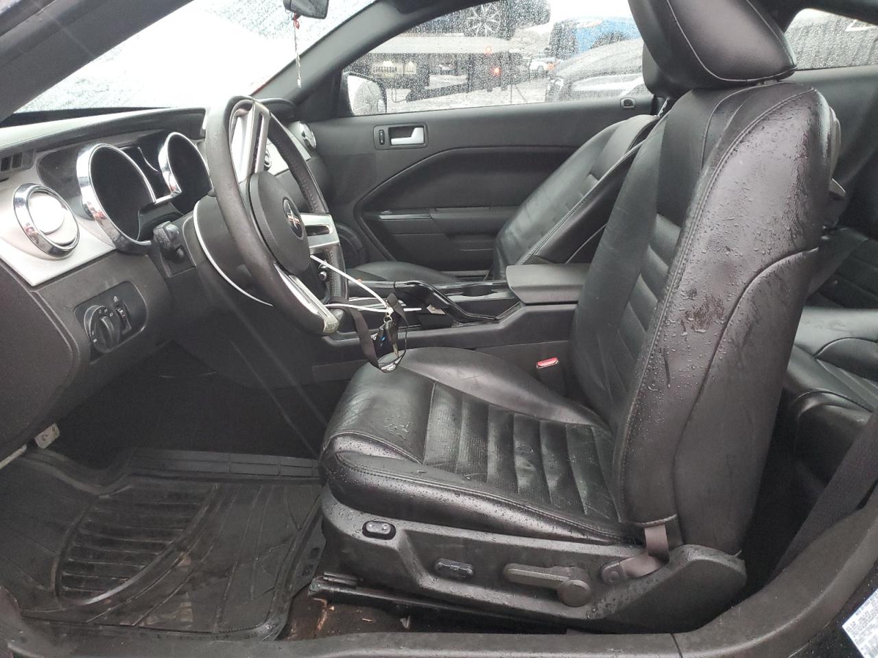 2006 Ford Mustang - Image 7