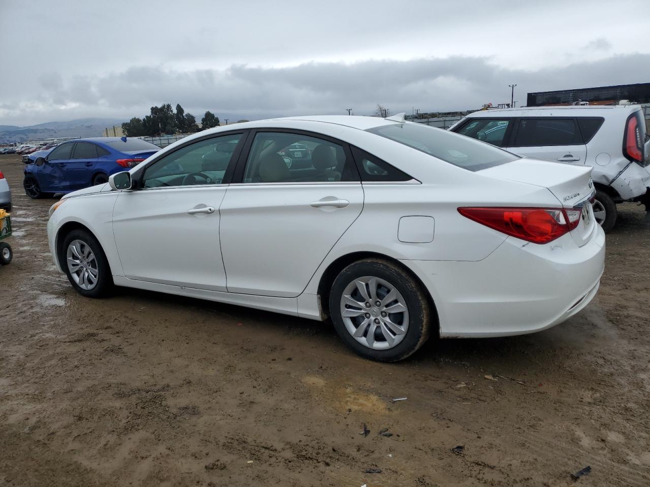 2012 Hyundai Sonata - Image 2