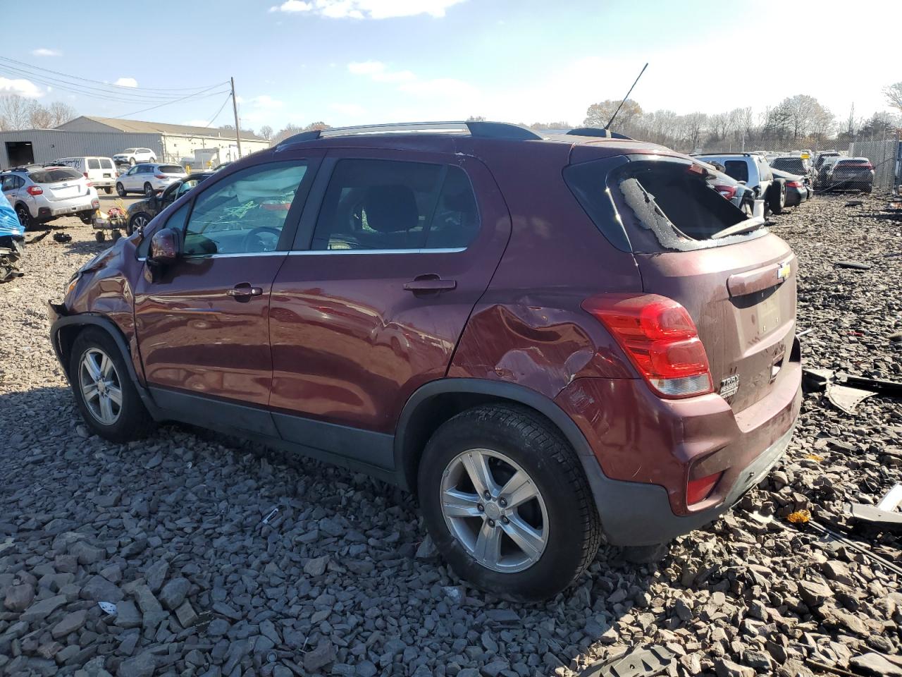 3GNCJLSB0HL140727 2017 CHEVROLET TRAX - Image 2