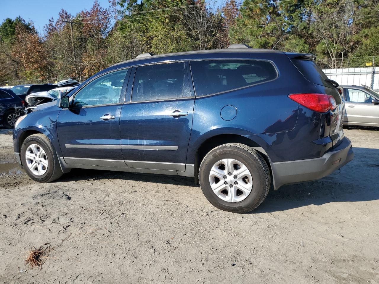 2011 Chevrolet Traverse - Image 2