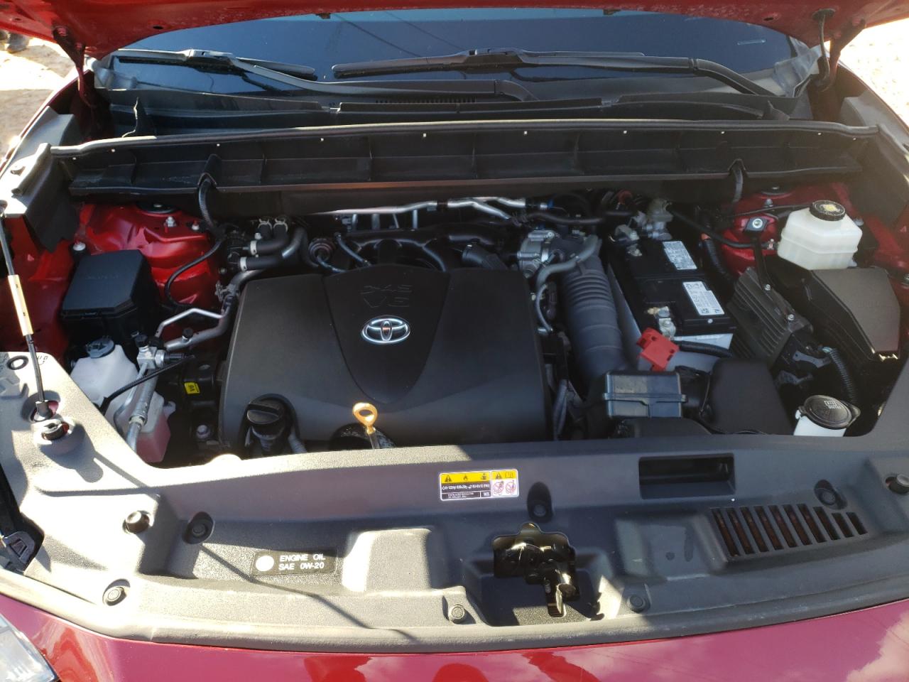 2022 Toyota Highlander - Image 12