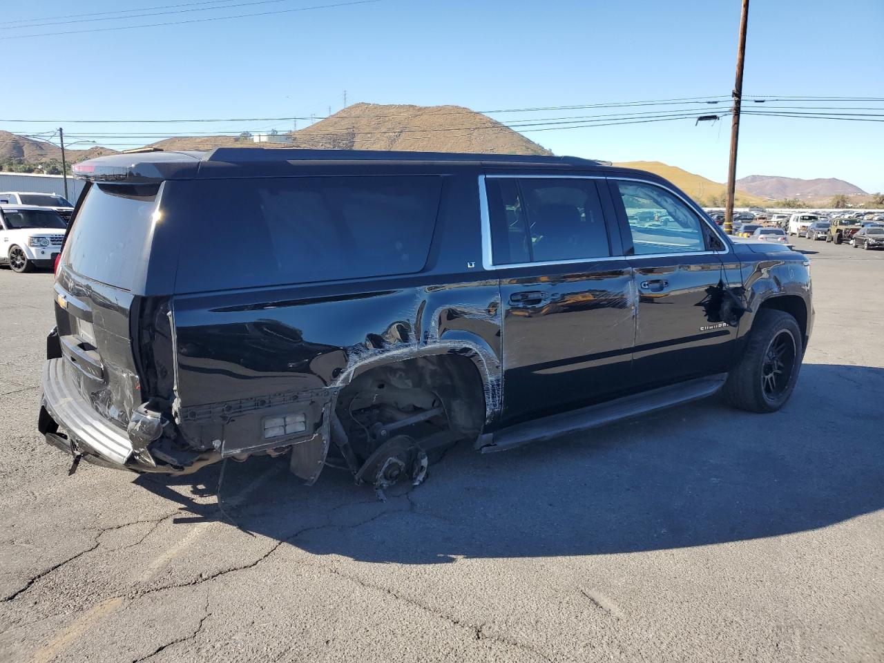 2016 Chevrolet Suburban - Image 3