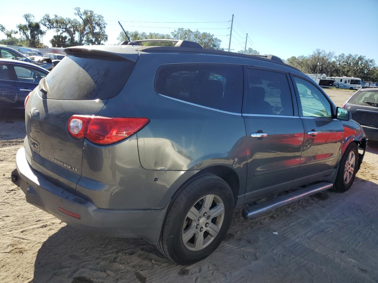 2011 Chevrolet Traverse - Image 3