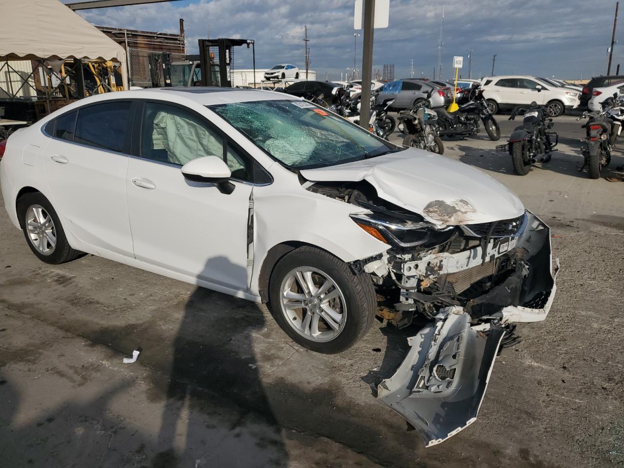 2018 Chevrolet Cruze - Image 4