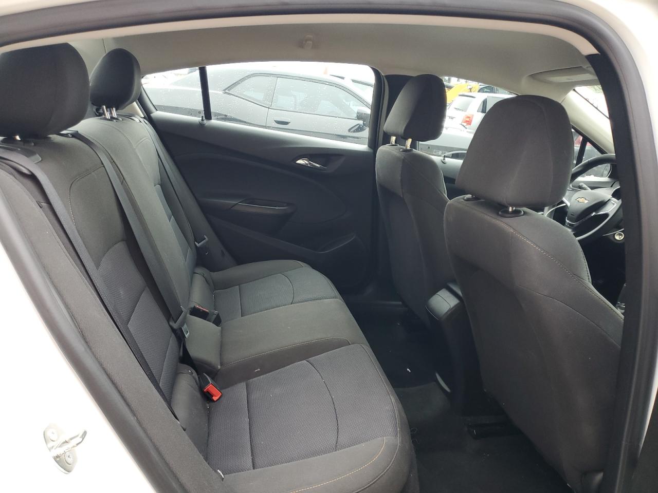 2018 Chevrolet Cruze - Image 11