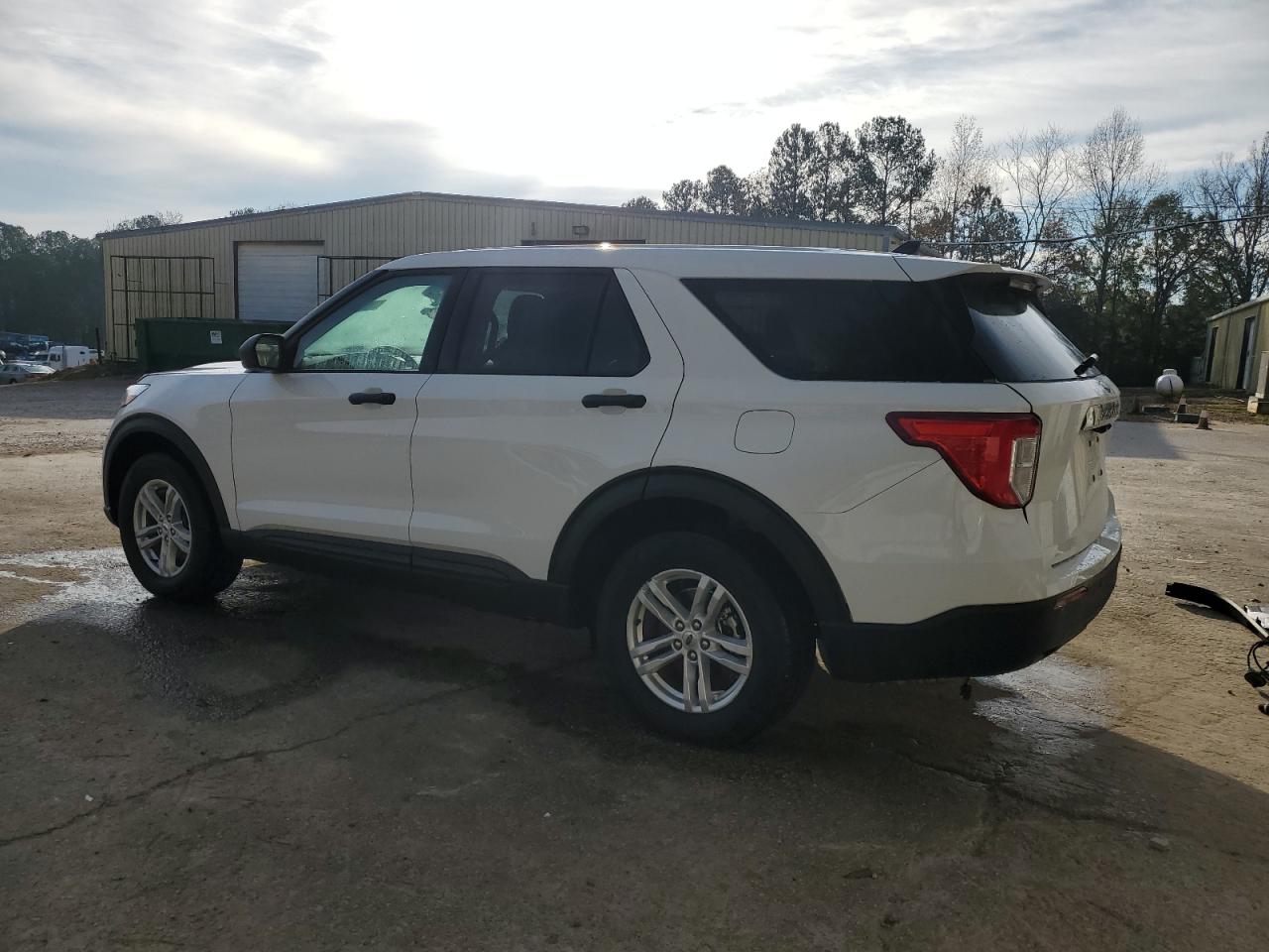2023 Ford Explorer - Image 2