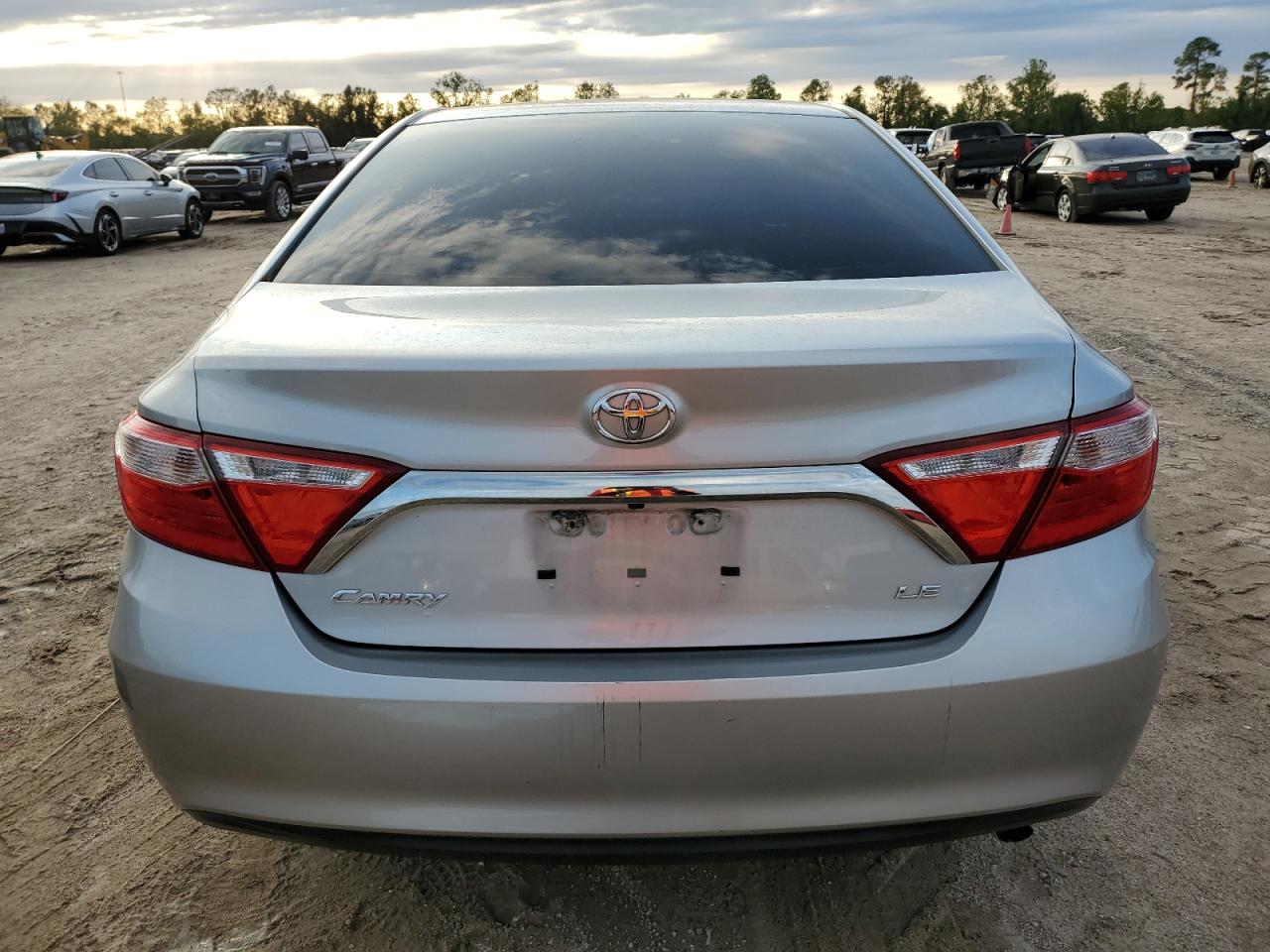 2016 Toyota Camry Le VIN: 4T4BF1FK2GR529234 Lot: 76686184