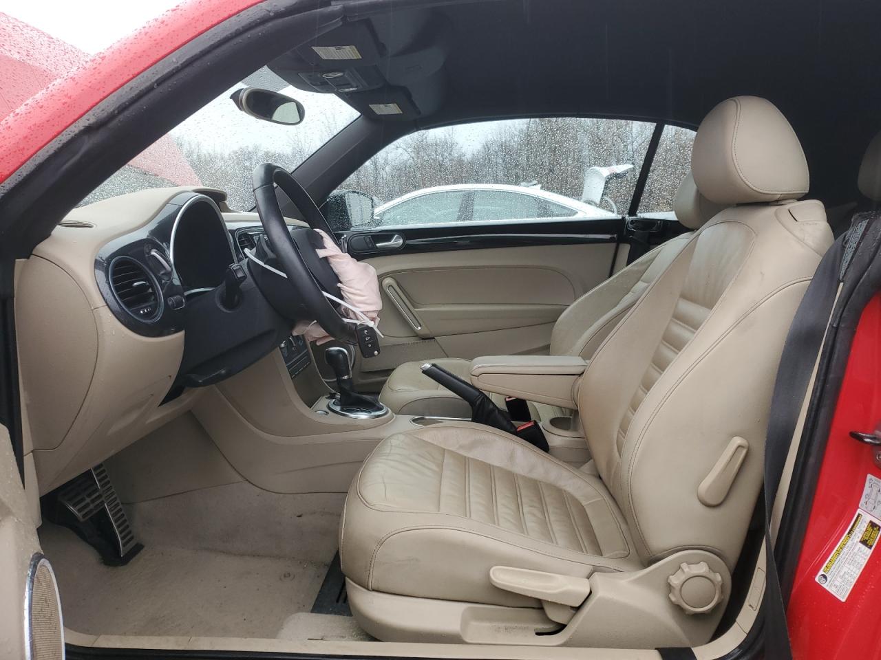 2013 Volkswagen Beetle - Image 7