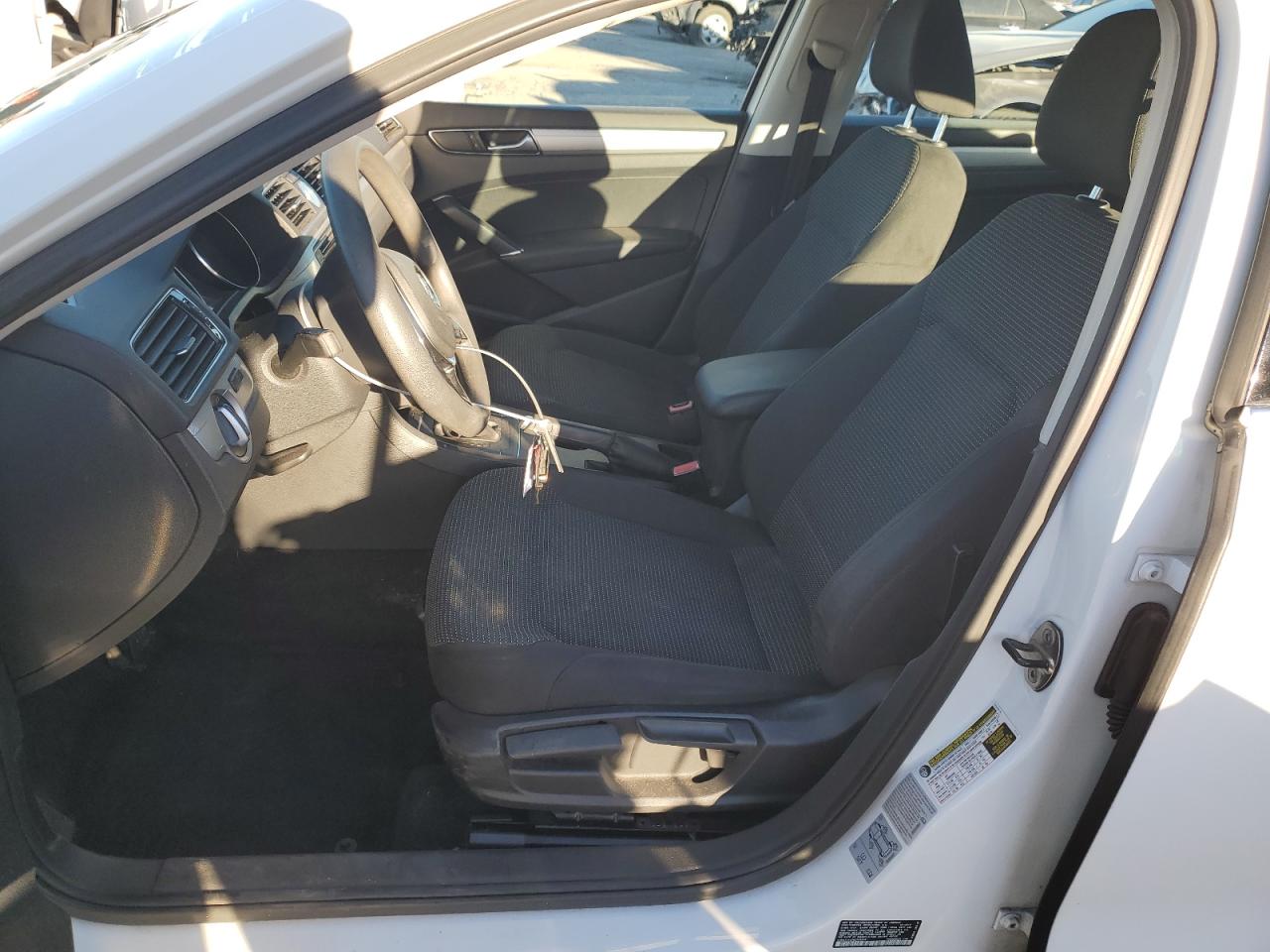2016 Volkswagen Passat - Image 7